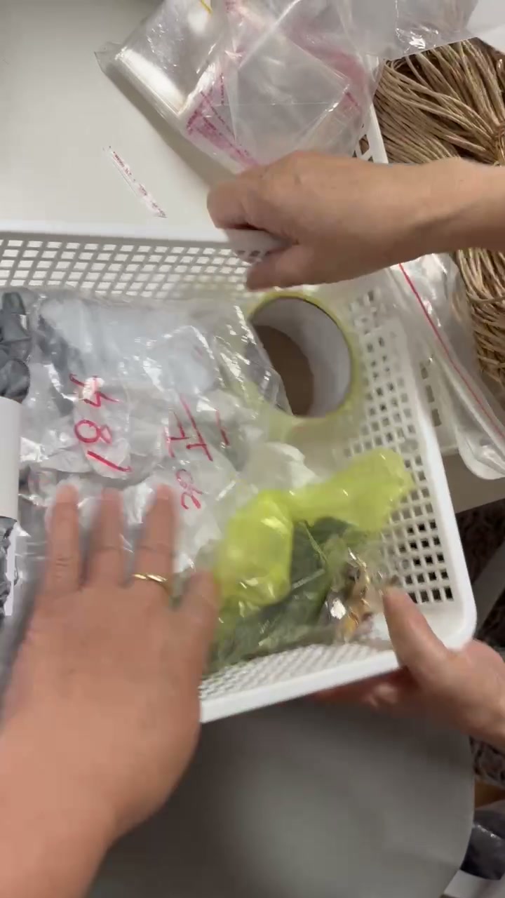 保管袋にまとめてカゴへ